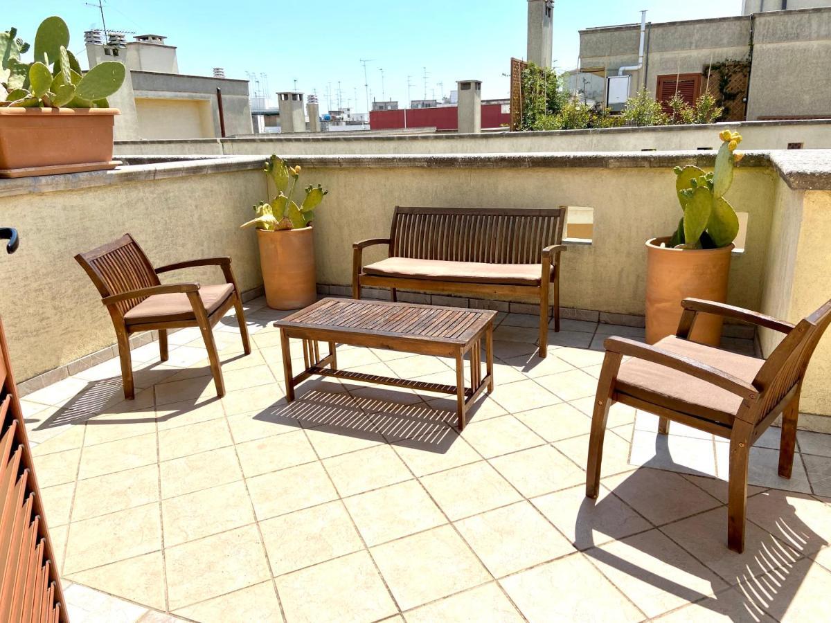 Ferienwohnung Attico Rudiae Lecce Exterior foto