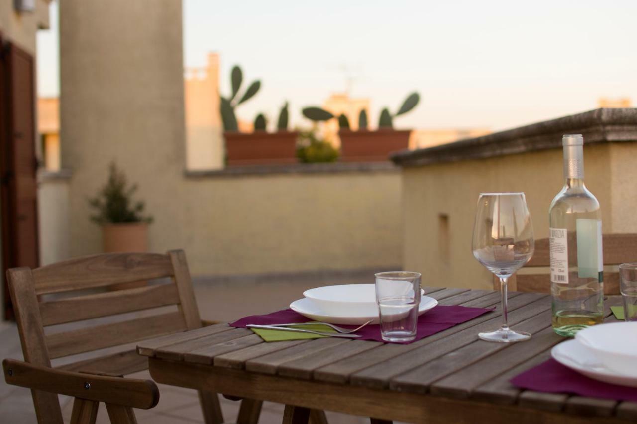 Ferienwohnung Attico Rudiae Lecce Exterior foto