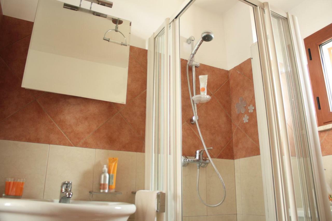 Ferienwohnung Attico Rudiae Lecce Exterior foto